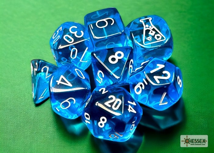 Translucent Polyhedral Tropical Blue/white Dobbelsteen Set (7 stuks + 1 bonus)
